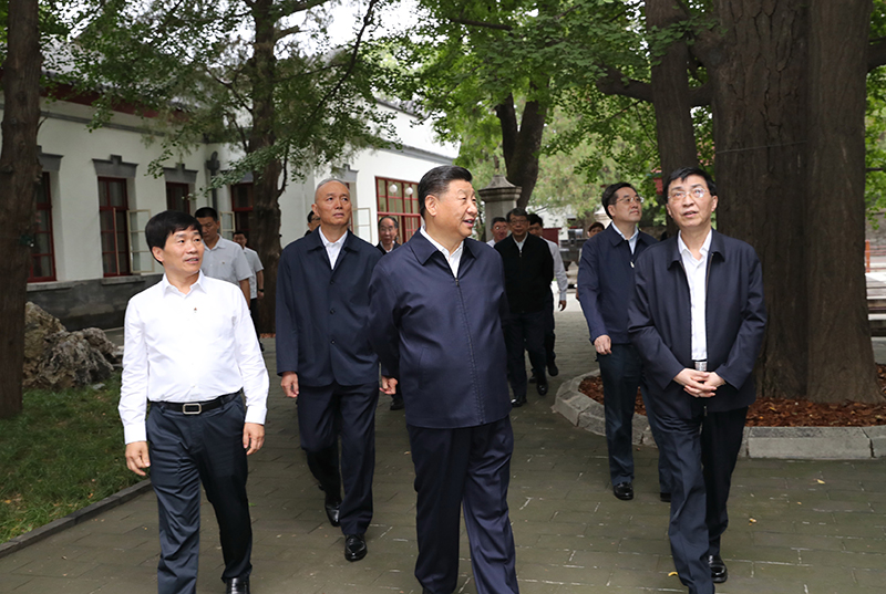 9月12日，中共中央總書記、國家主席、中央軍委主席習近平視察中共中央北京香山革命紀念地。這是習近平瞻仰雙清別墅。